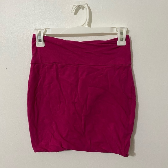 Stretchy mini skirt - Picture 1 of 2